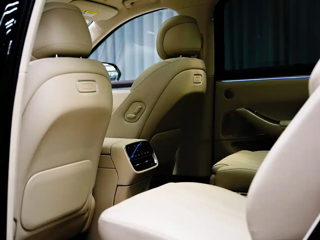 AITO ASK THE WORLD M7