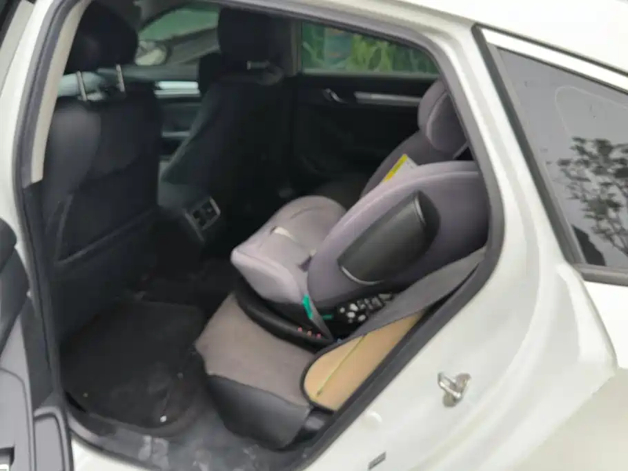 Honda Accord — миниатюра 11