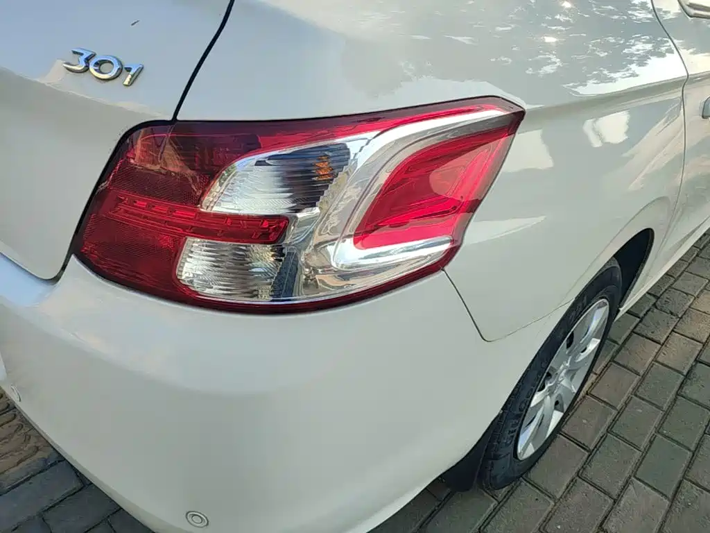 Peugeot 301 — миниатюра 8