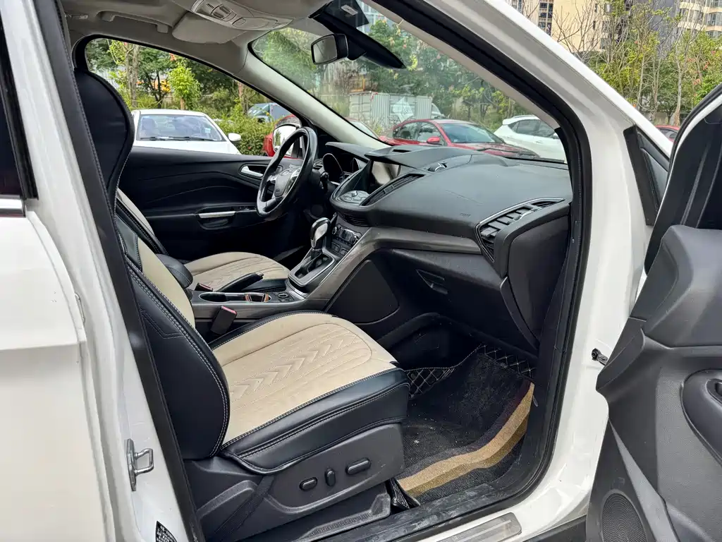 Ford Kuga — миниатюра 10