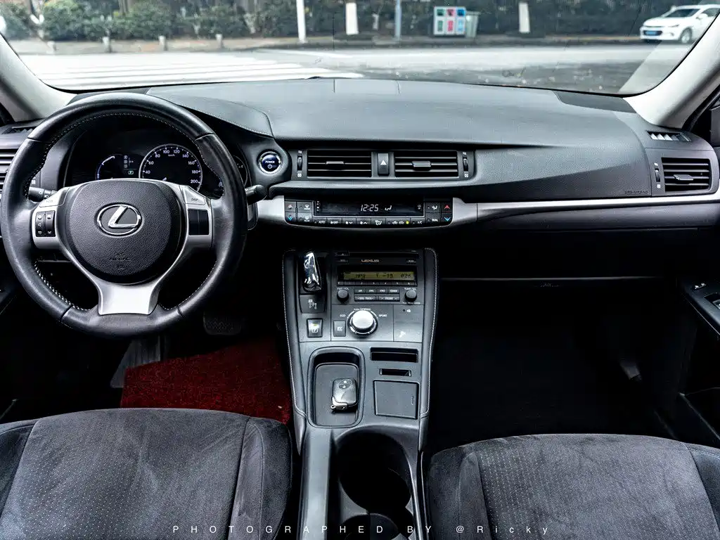 Lexus CT — миниатюра 3