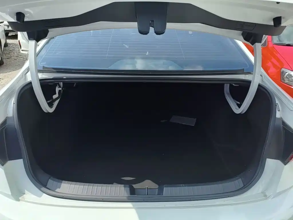 Volkswagen Sagitar — миниатюра 19