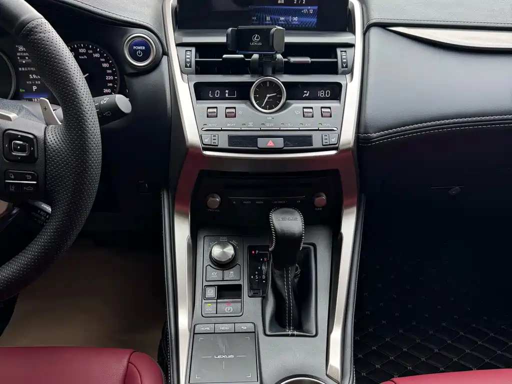 Lexus NX — миниатюра 15