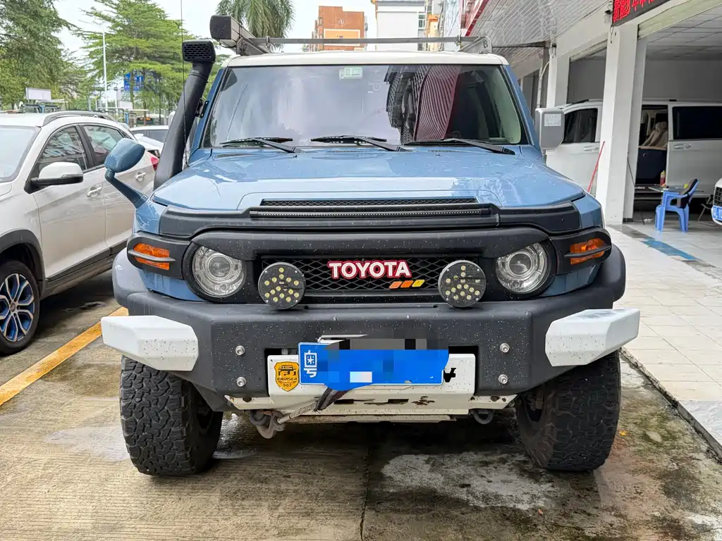 Toyota FJ Cruiser — миниатюра 2