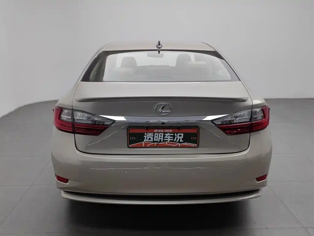 Lexus ES — миниатюра 4