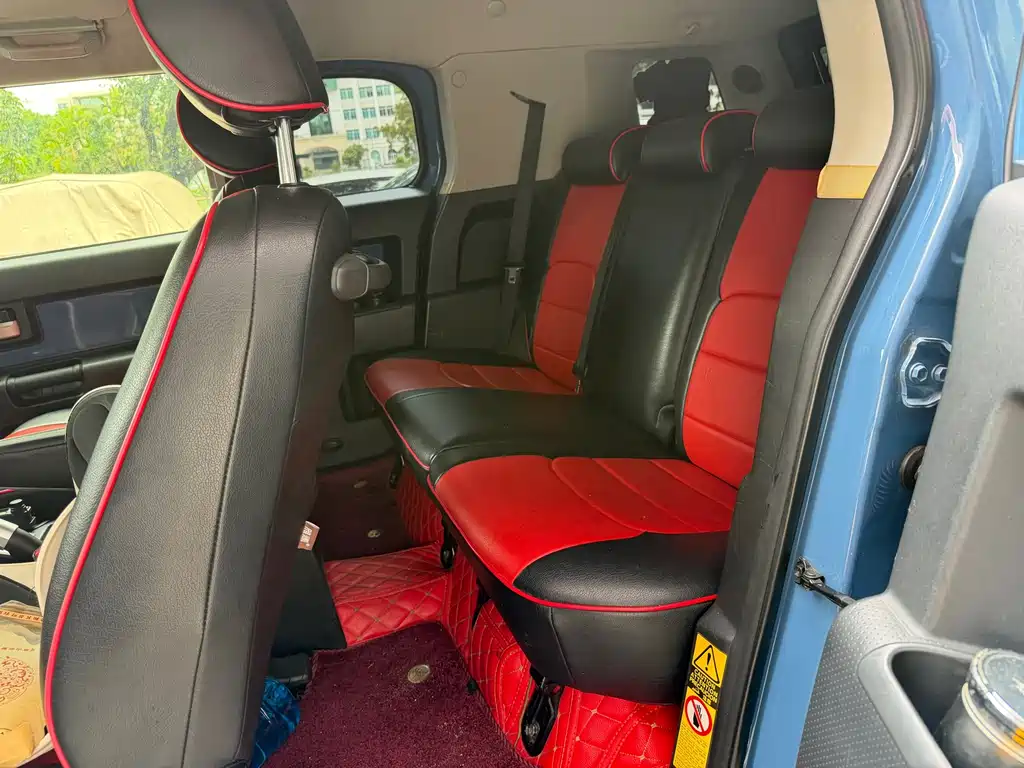 Toyota FJ Cruiser — миниатюра 6