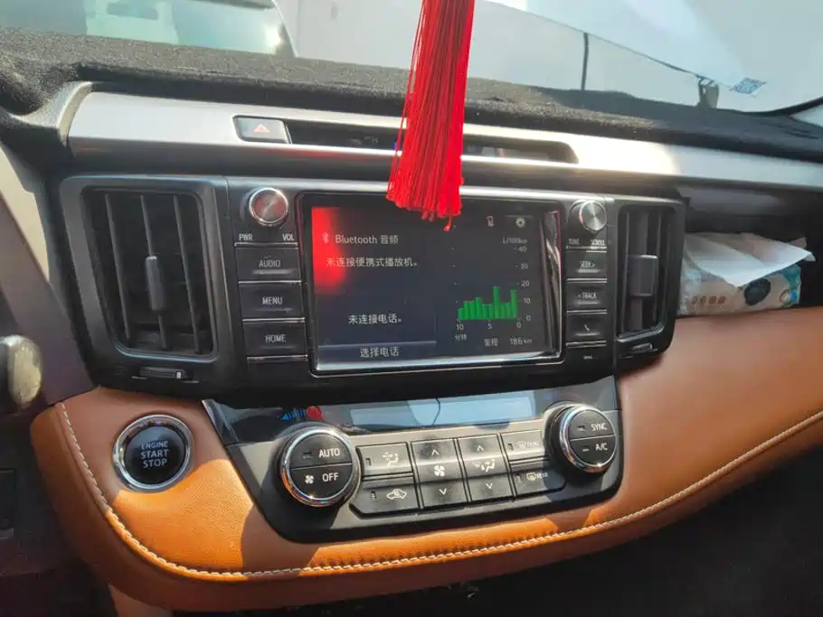 Toyota RAV4 — миниатюра 13
