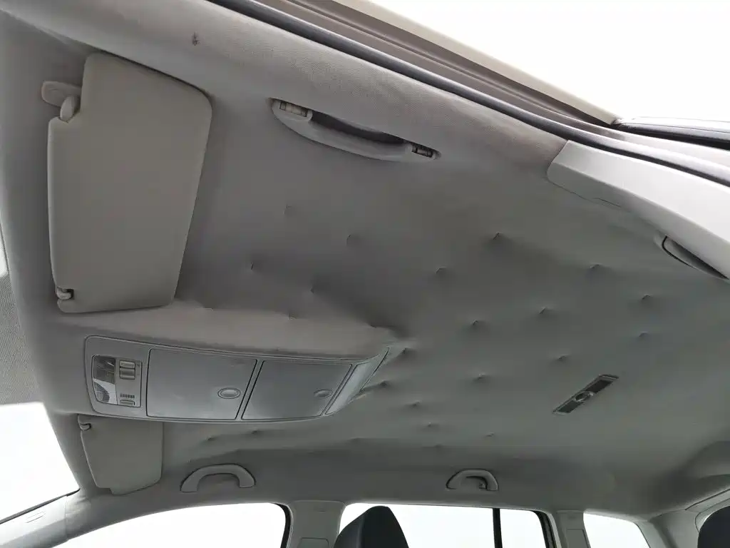 Volkswagen Touran — миниатюра 14