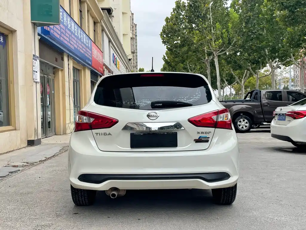 Nissan Tiida — миниатюра 5