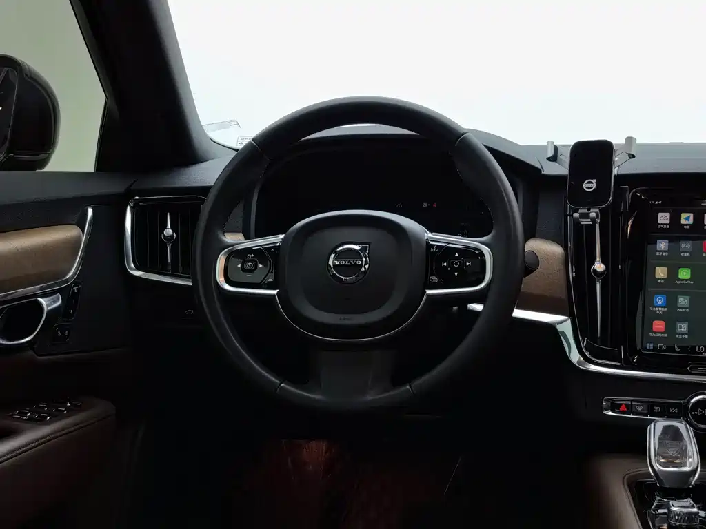 Volvo S90 PHEV — миниатюра 21