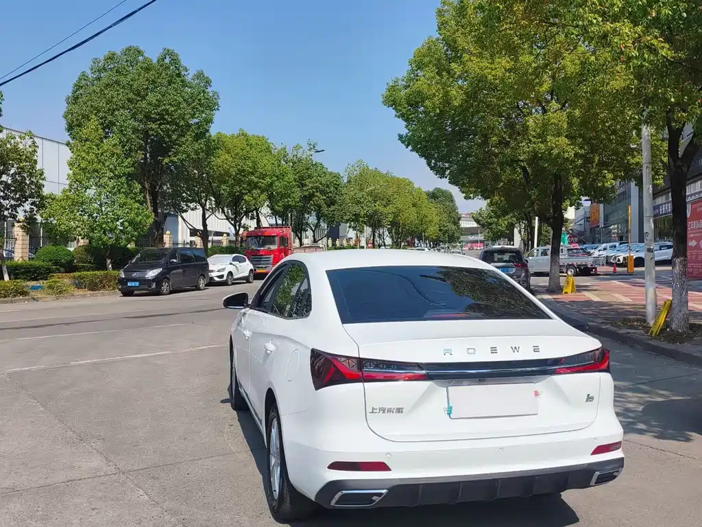 Roewe i5 — миниатюра 7