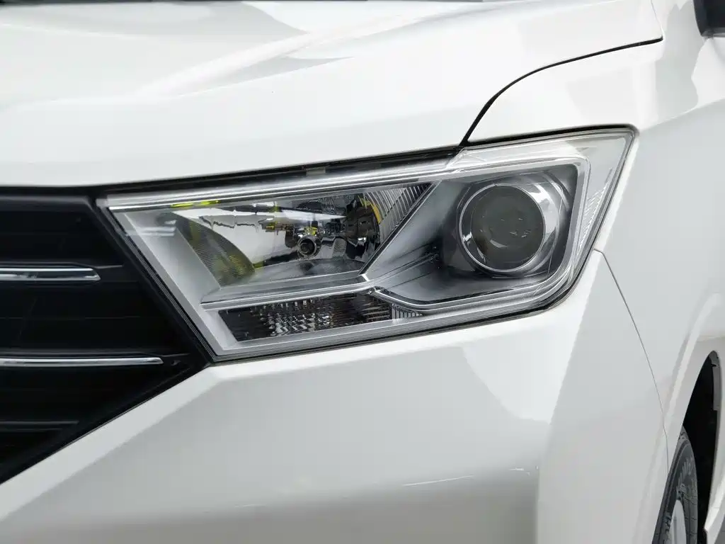 Wuling Hongguang — миниатюра 7