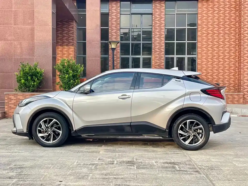 Toyota C-HR — миниатюра 10