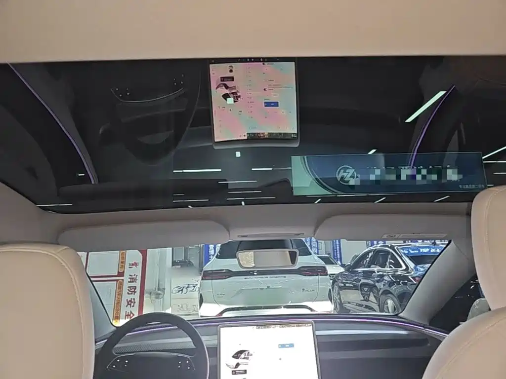 Tesla Model 3 — миниатюра 18