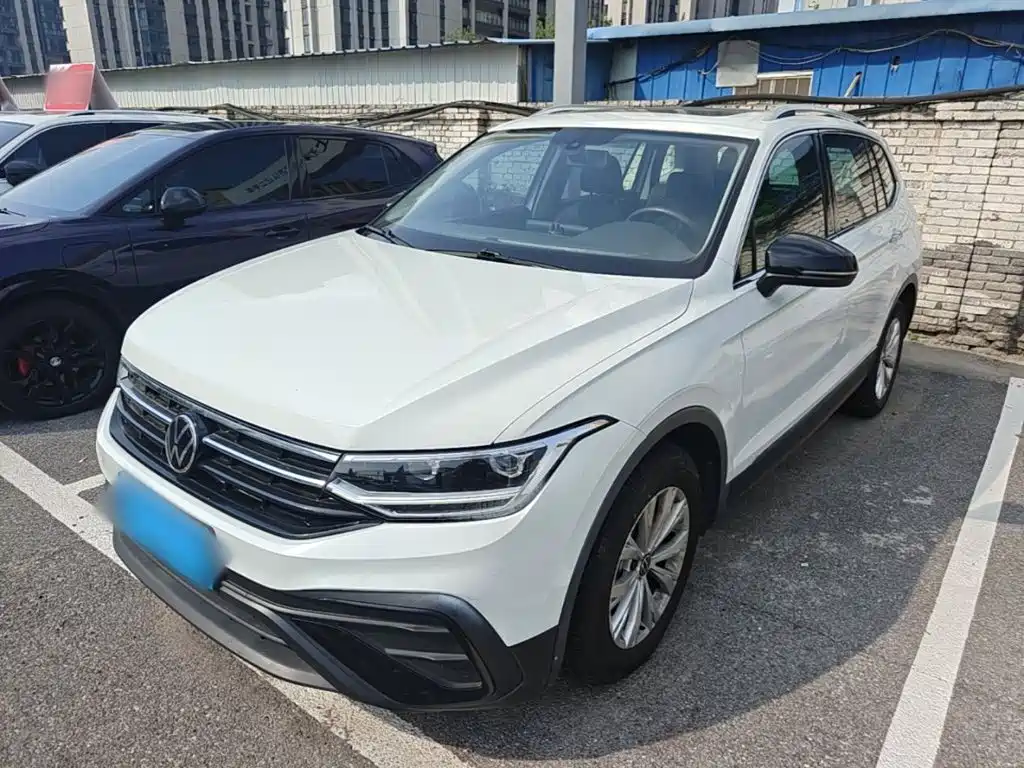 Volkswagen Tiguan L — миниатюра 2
