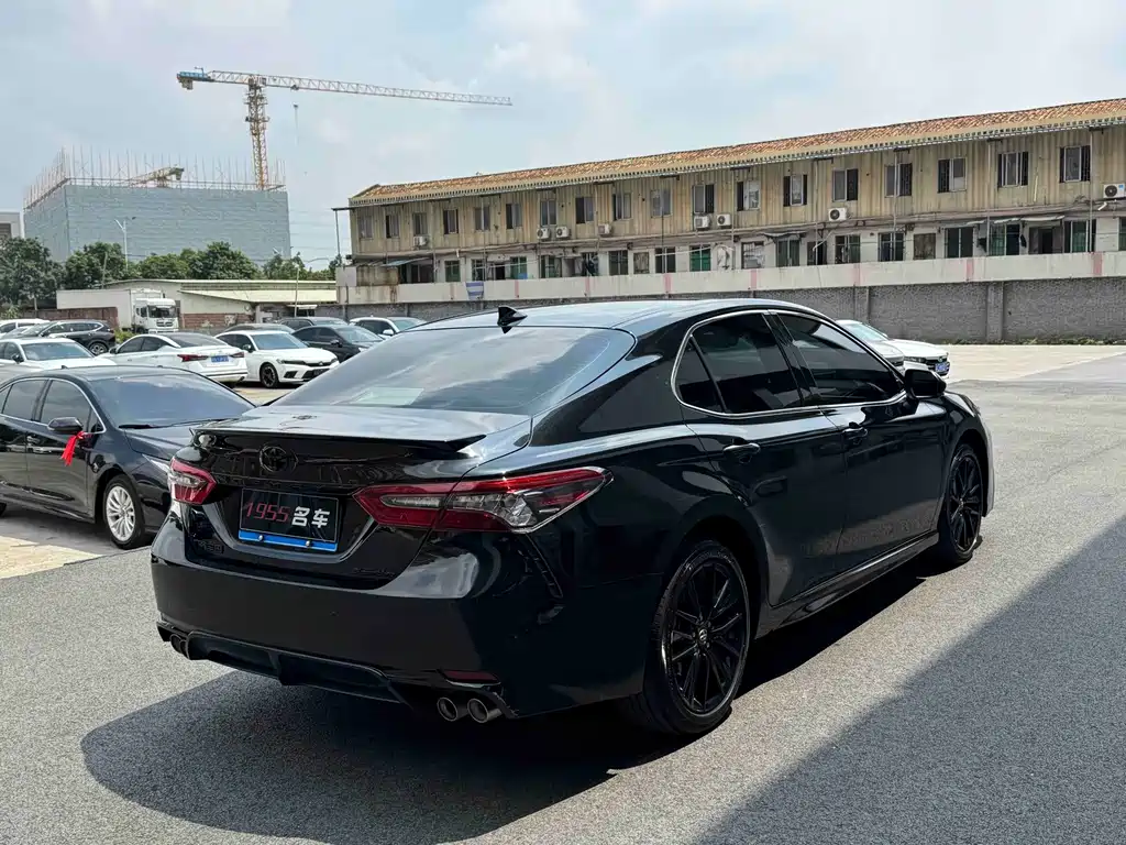 Toyota Camry — миниатюра 8