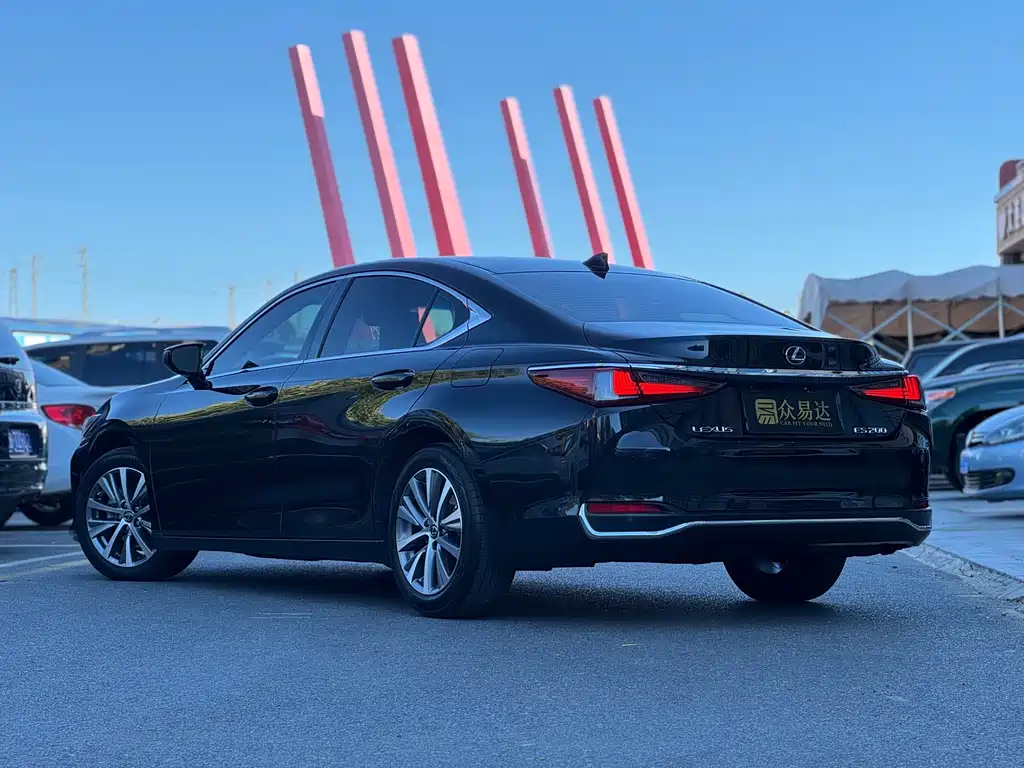 Lexus ES — миниатюра 6