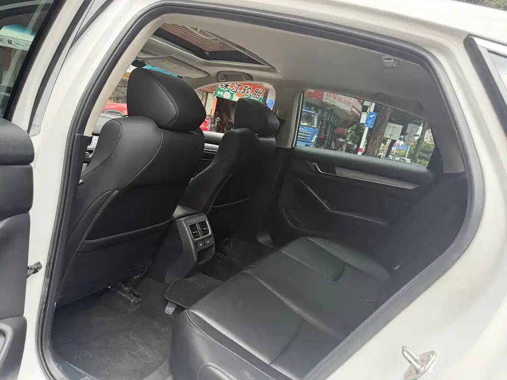 Honda Accord — миниатюра 7