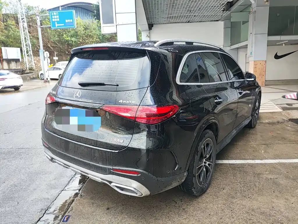MERCEDES-BENZ GLC