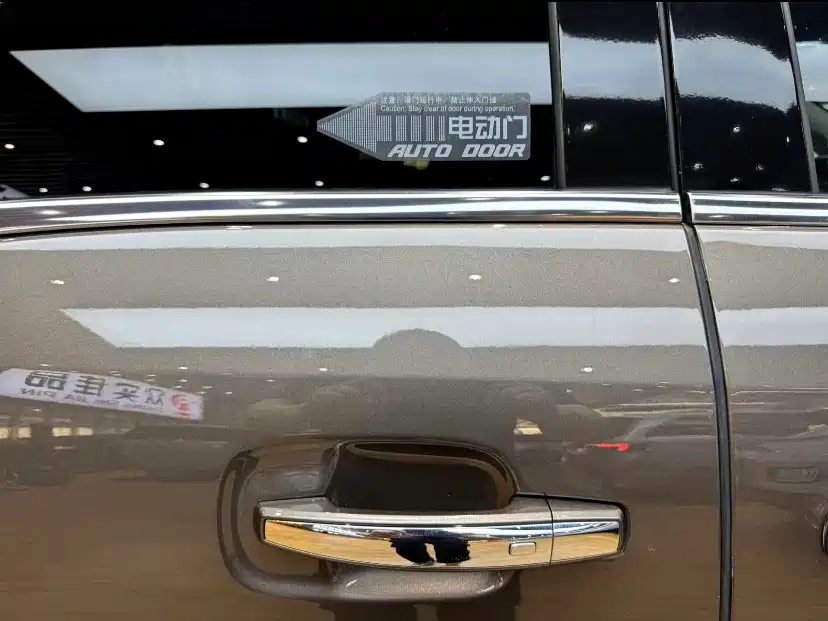 Buick GL8 — миниатюра 9