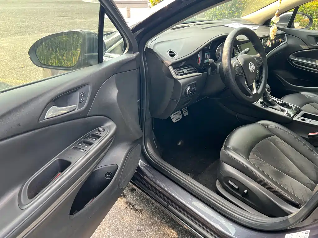 Buick Verano — миниатюра 8