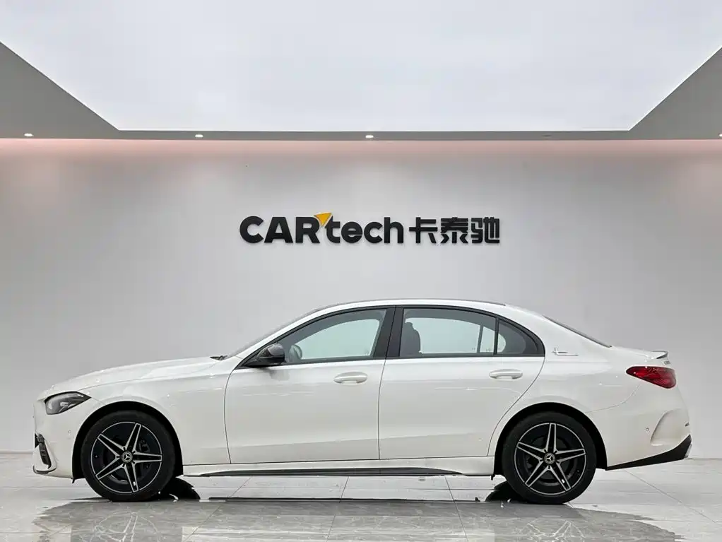 Mercedes-Benz C-Class — миниатюра 2