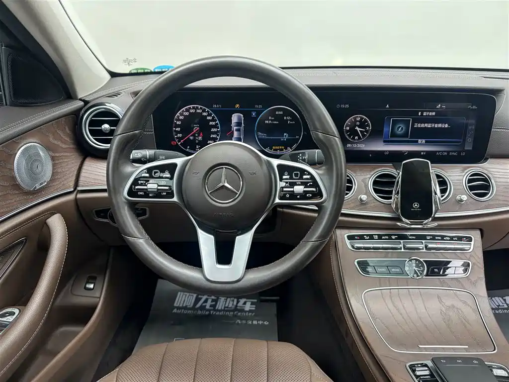Mercedes-Benz E-Class — миниатюра 10