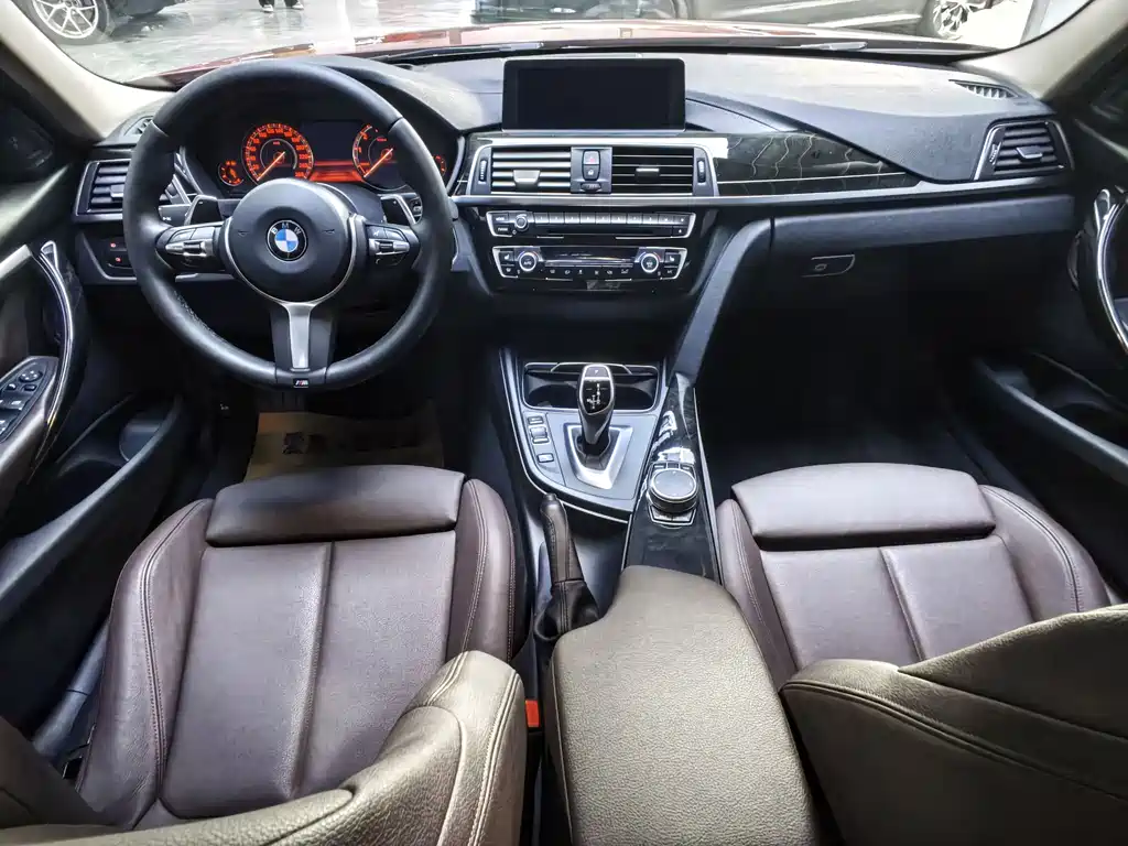 BMW 3 Series - фото 11