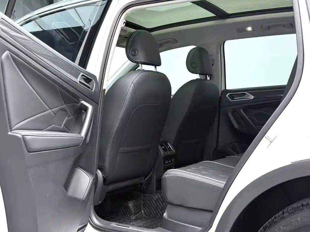 Volkswagen Tiguan L — миниатюра 7