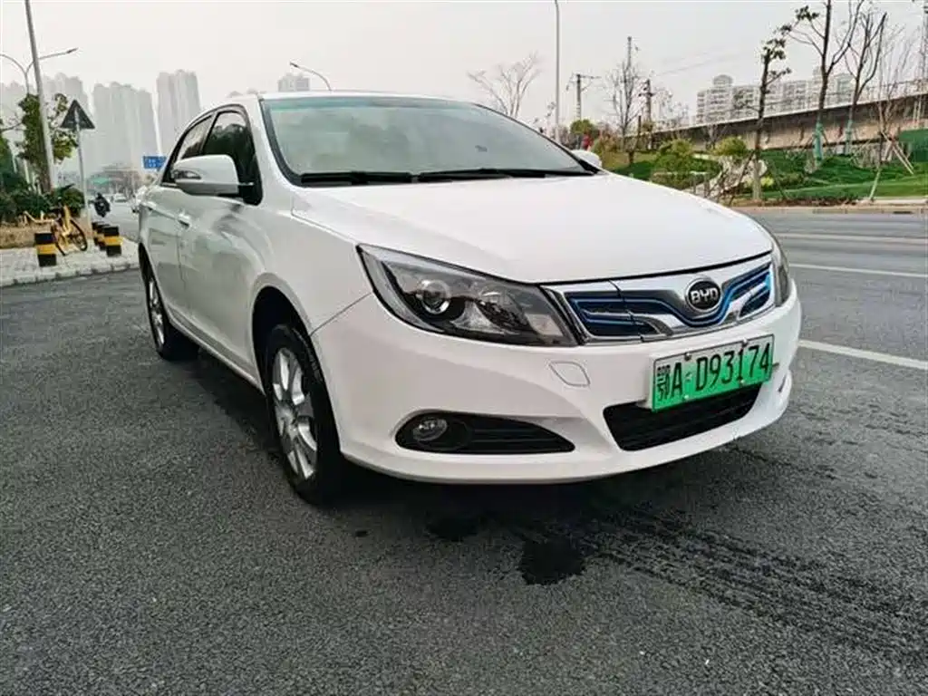 BYD E5