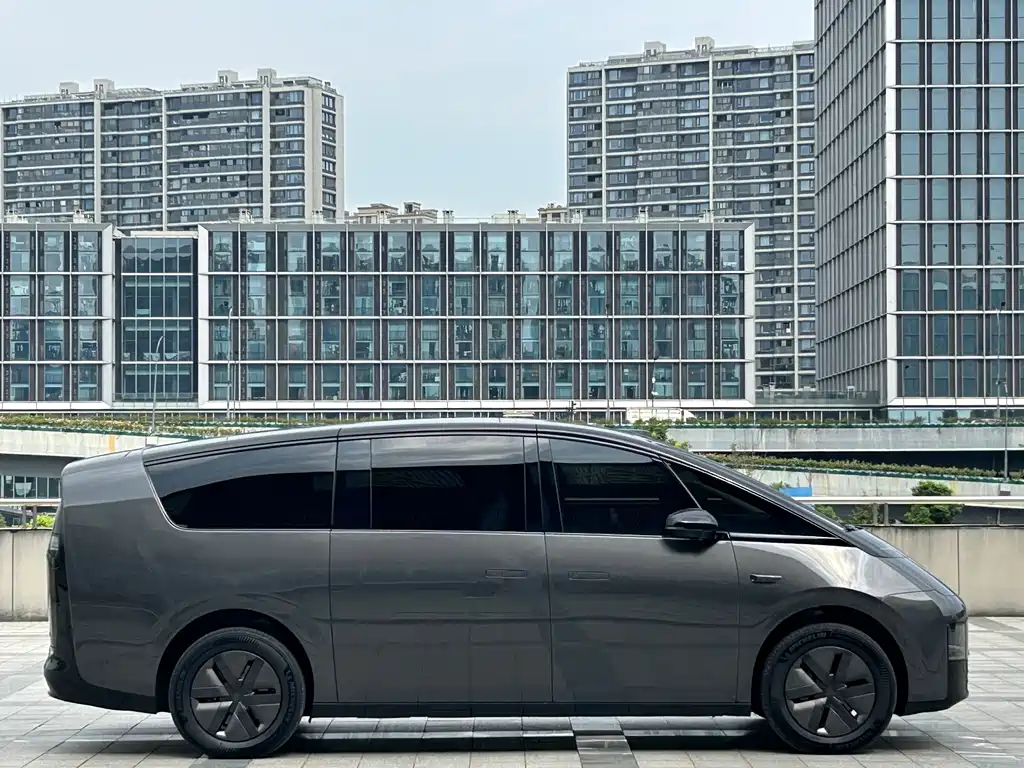Li Auto Li MEGA — миниатюра 8