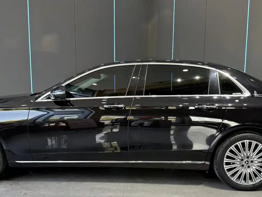 Mercedes-Benz E-Class — миниатюра 5