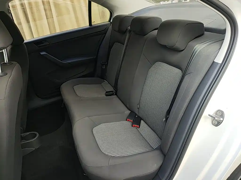 Volkswagen Santana — миниатюра 17