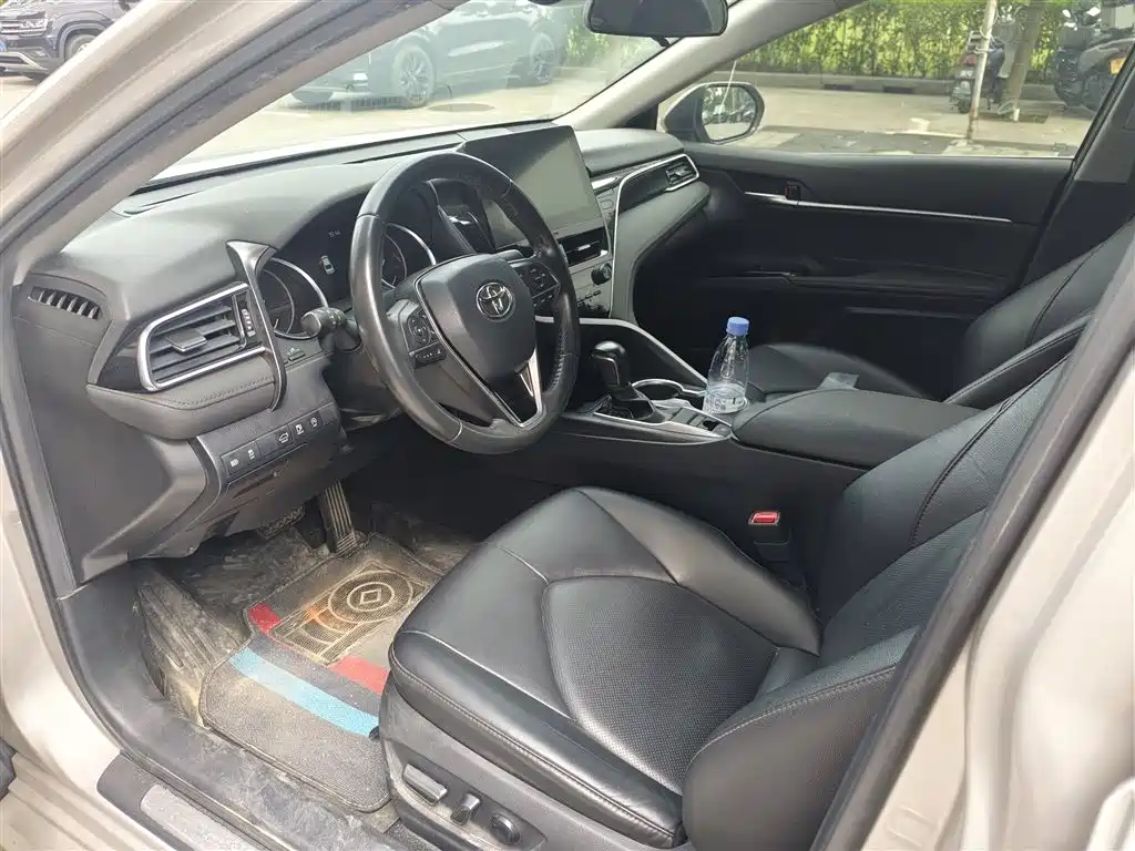 Toyota Camry — миниатюра 7
