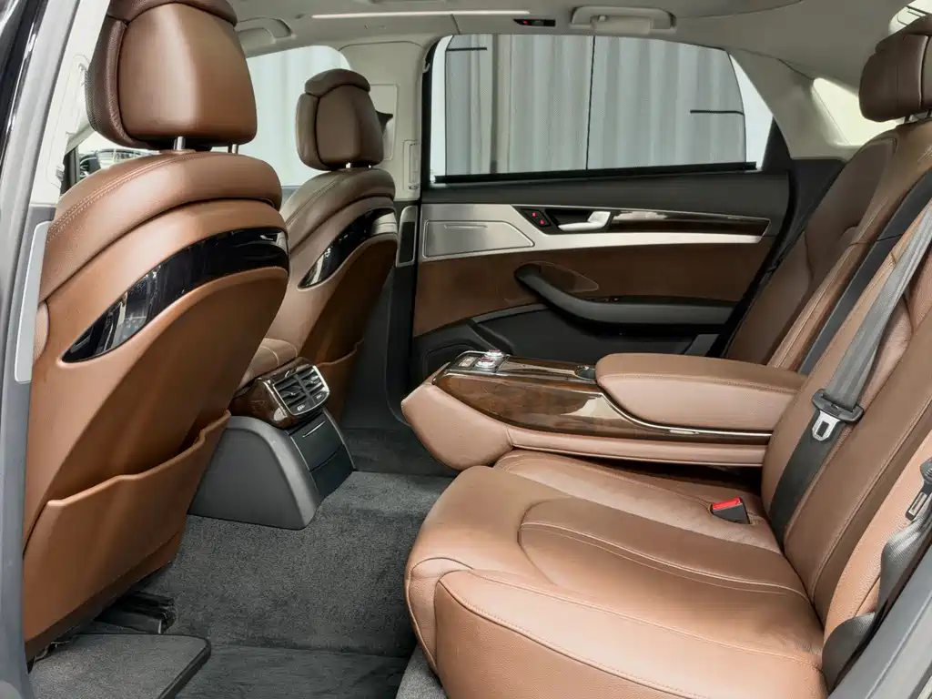 Audi A8 — миниатюра 10