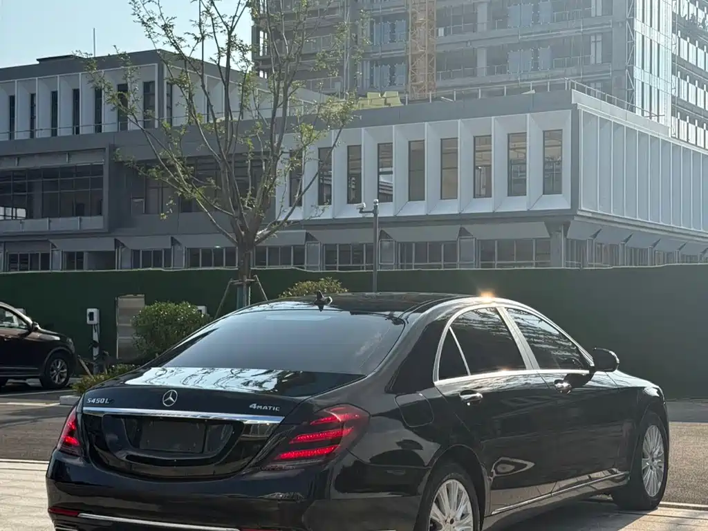 Mercedes-Benz S-Class — миниатюра 7