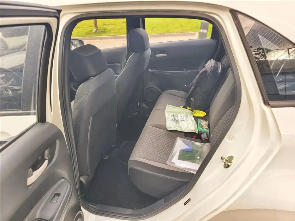 Honda Fit — миниатюра 5