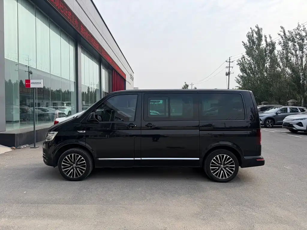 Volkswagen Multivan — миниатюра 3