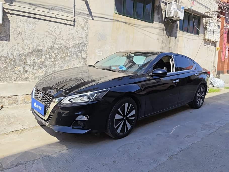 Nissan Teana 2.0 л 2022 г. Чёрный, пробег 35800 км