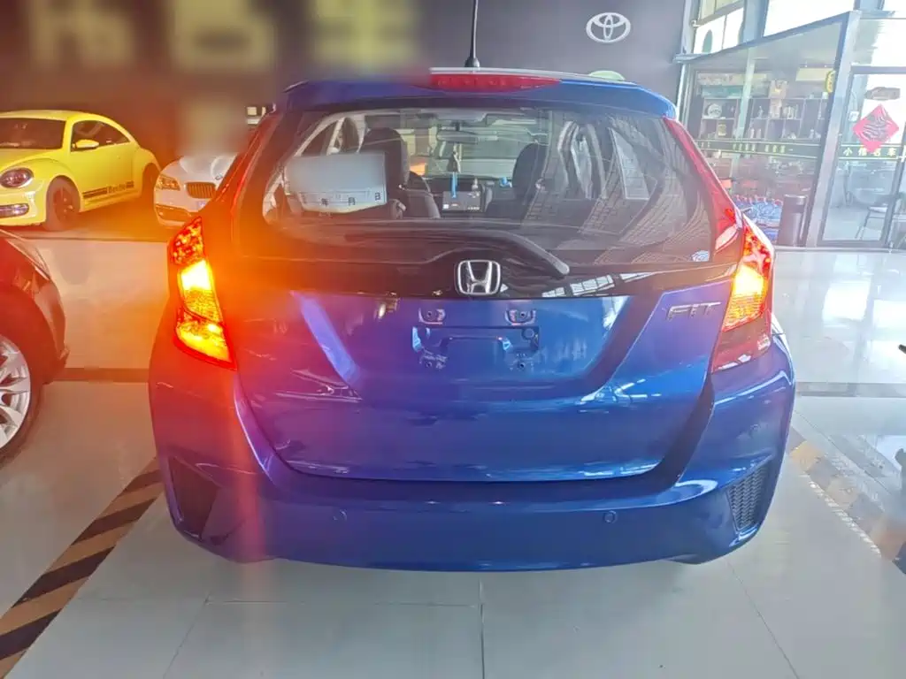 Honda Fit — миниатюра 6