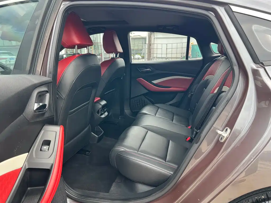 MG MG5 — миниатюра 8
