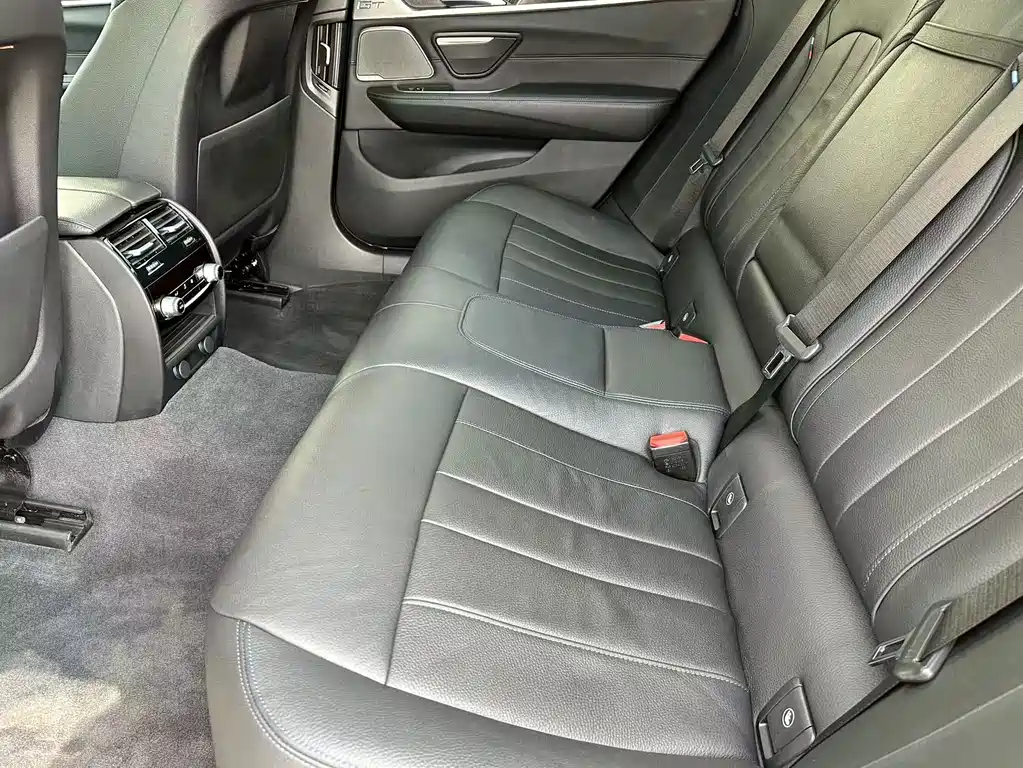 BMW 6 Series GT — миниатюра 18