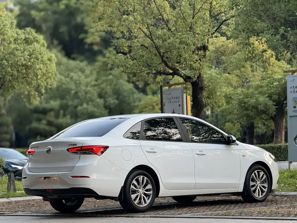 Buick Excelle — миниатюра 6