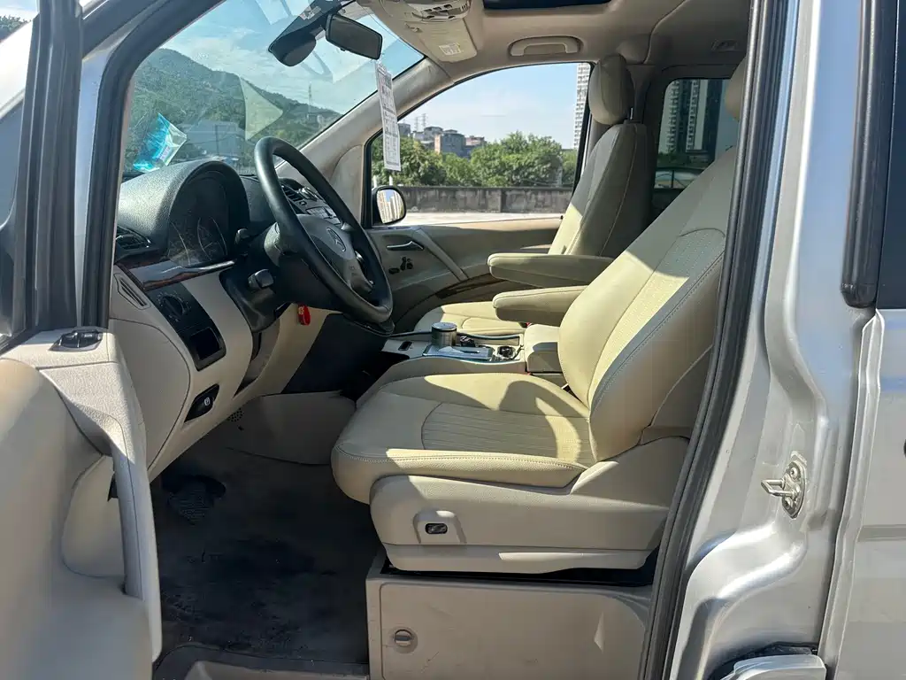 Mercedes-Benz Viano — миниатюра 17