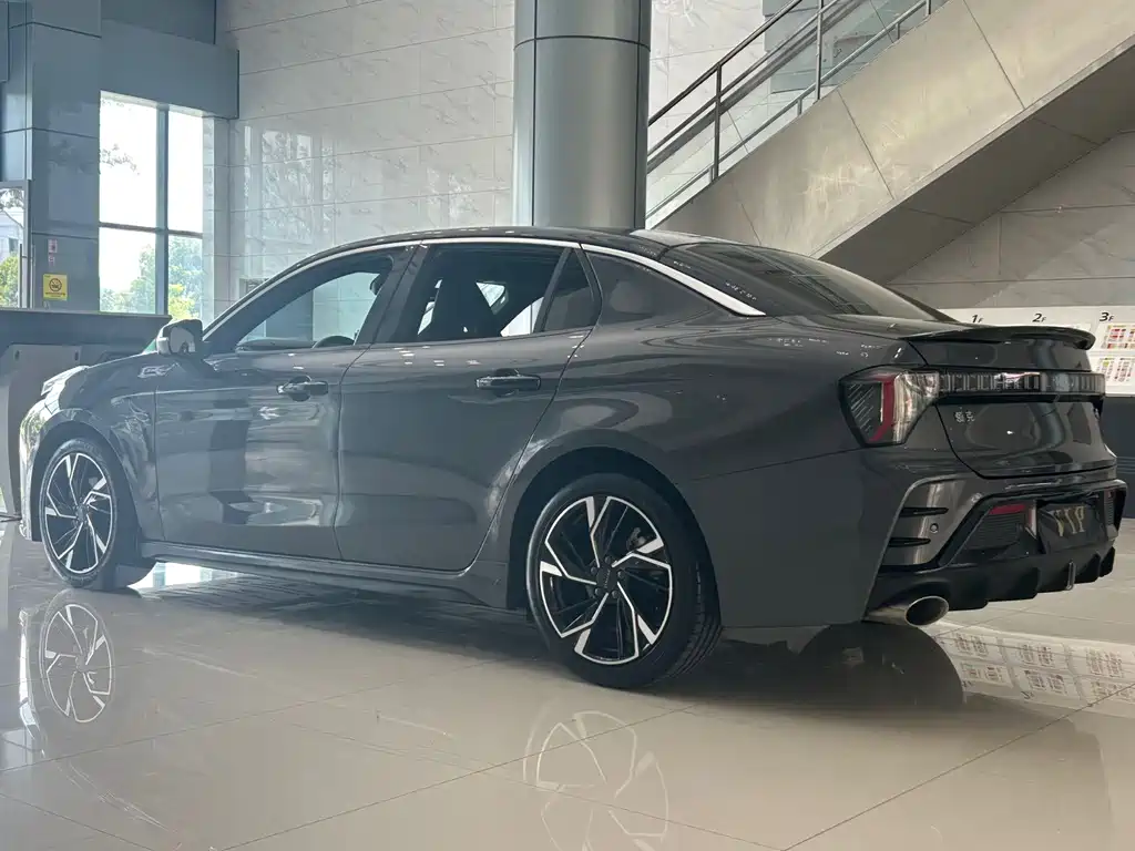 Lynk & Co 03 — миниатюра 15