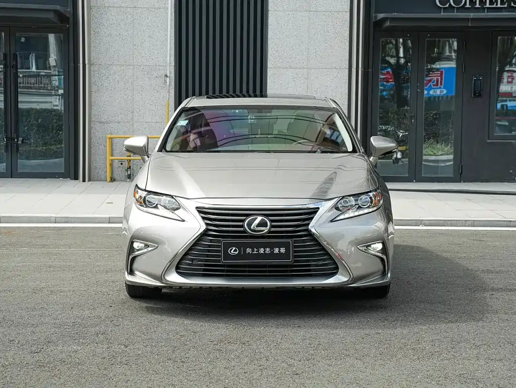 Lexus ES — миниатюра 2