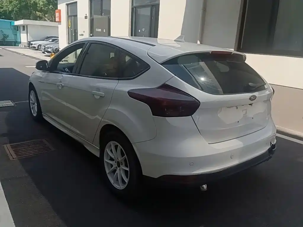 Ford Focus — миниатюра 5