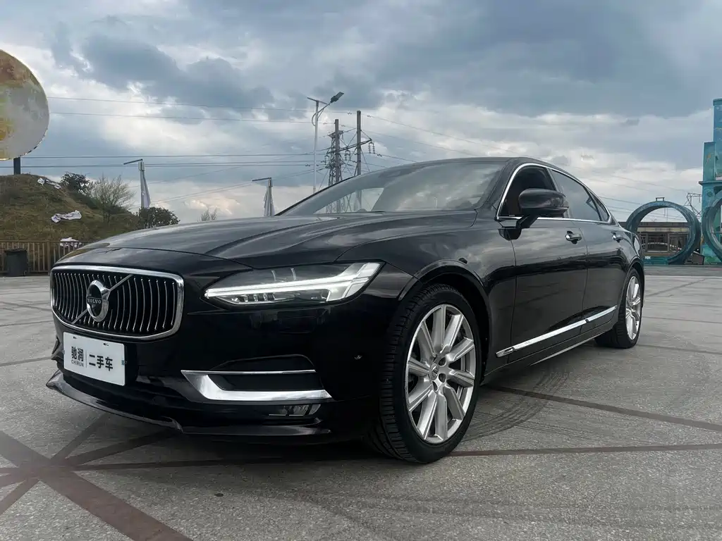 Volvo S90