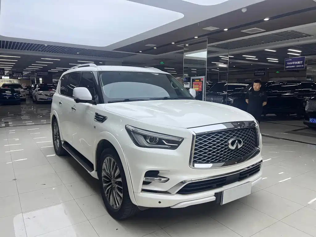 Infiniti QX80 — миниатюра 3
