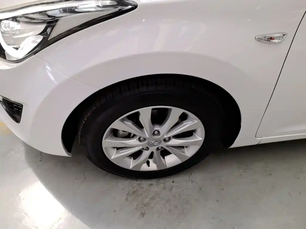 Hyundai Elantra Langdong — миниатюра 23